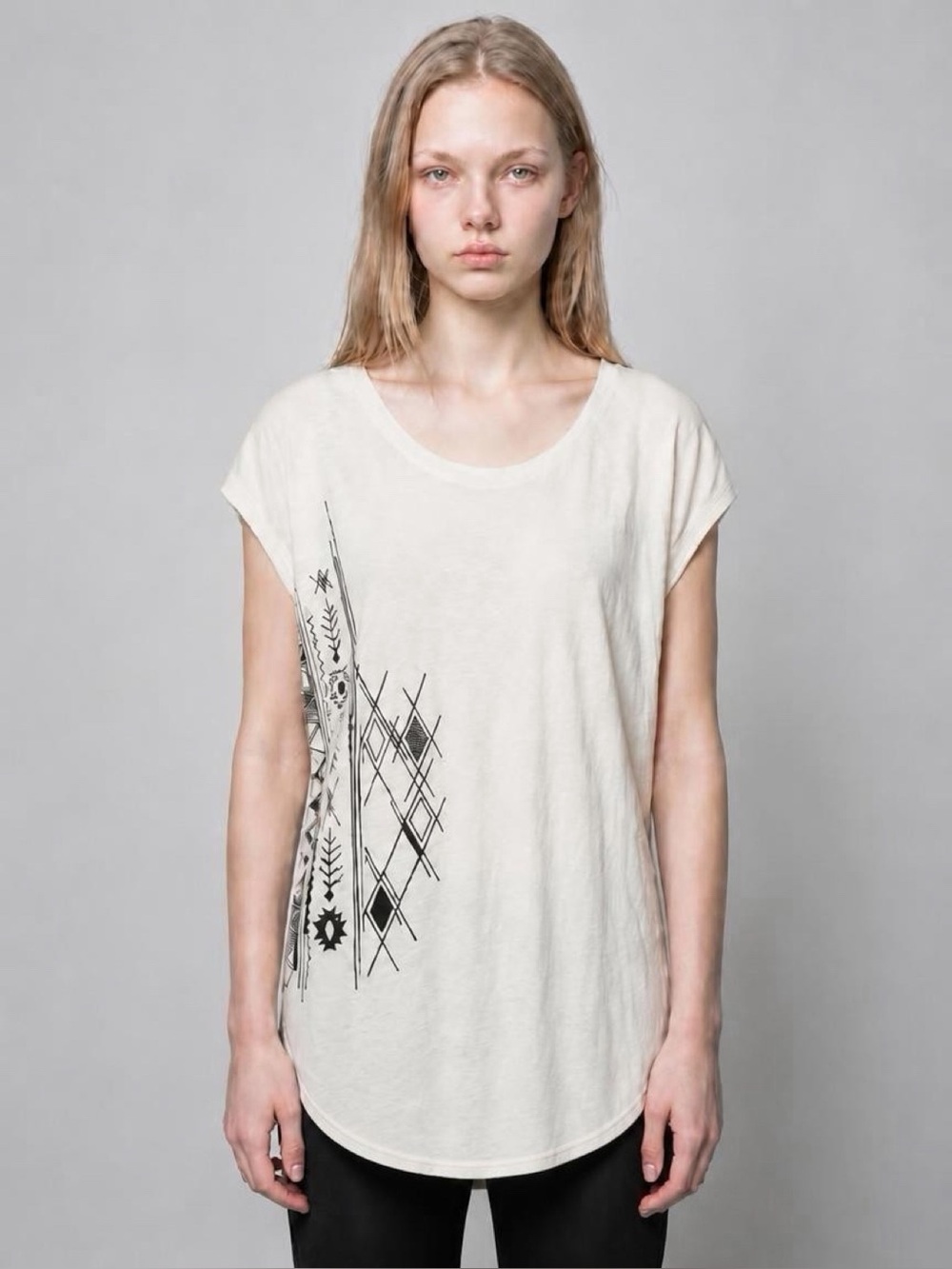 NWOT Urban Outfitters Truly Madly Deeply Large Cream/Black Graphic T-Shirt